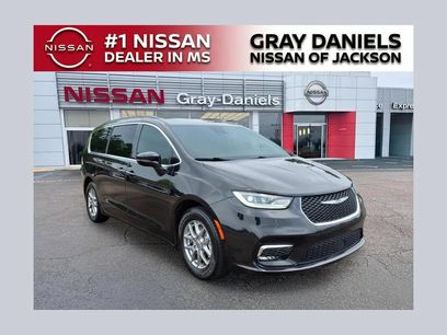 Used 2022 Chrysler Pacifica Touring