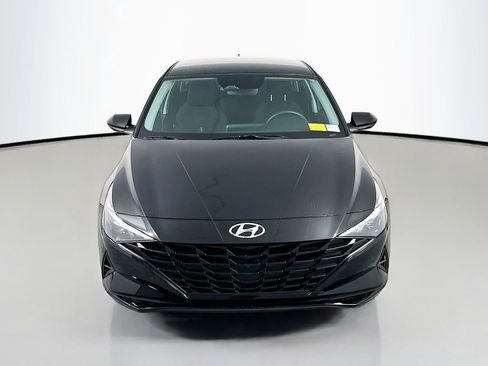 Used 2023 Hyundai Elantra SEL FWD image 2