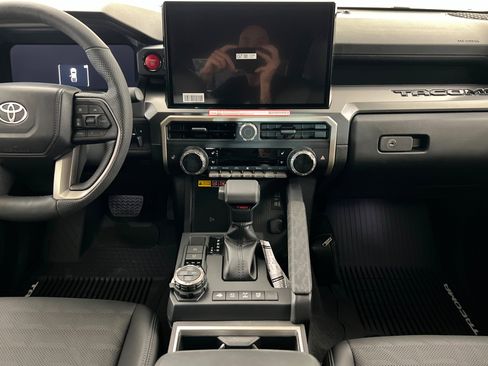 New 2026 Toyota Tacoma TRD Off-Road AWD/4WD image 13