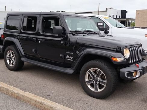 Used 2021 Jeep Wrangler Unlimited Sahara w/ Cold Weather Group AWD/4WD image 4