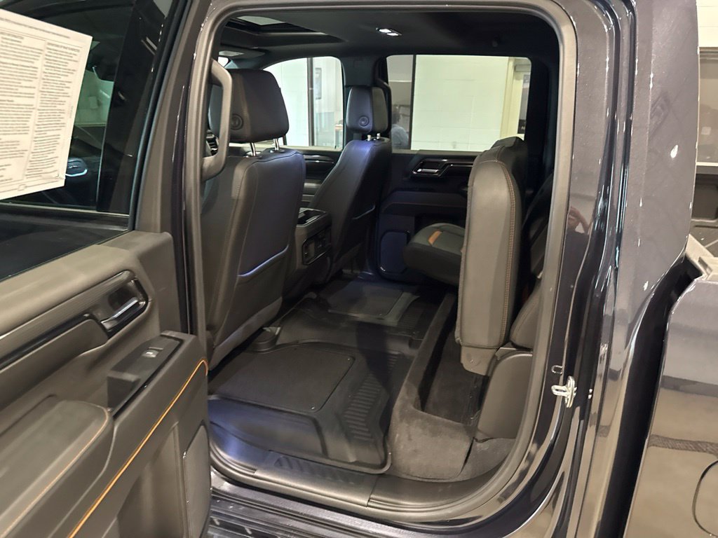 Used 2024 GMC Sierra 3500 AT4 w/ AT4 Premium Plus Package AWD/4WD image 18