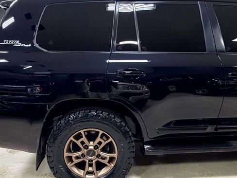Used 2018 Toyota Land Cruiser w/ Carpet Mat Package AWD/4WD image 19