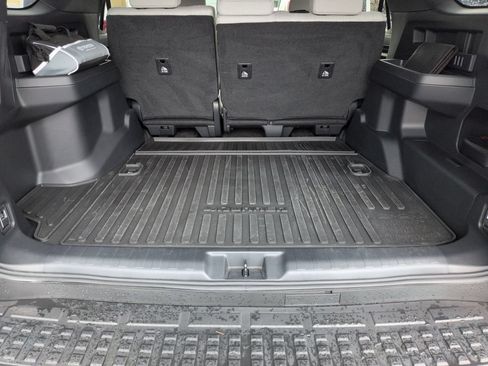 Certified 2025 Toyota 4Runner SR5 AWD/4WD image 23