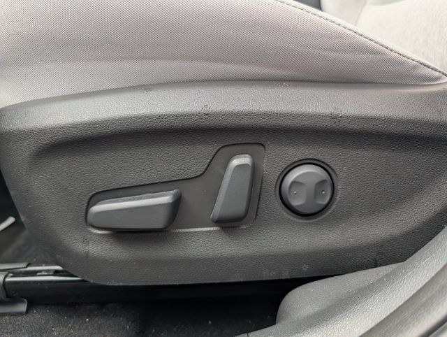 Used 2023 Hyundai Kona SE FWD image 15