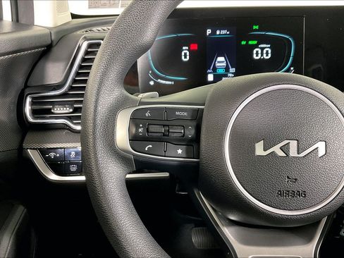 Used 2023 Kia Sportage LX AWD/4WD image 16