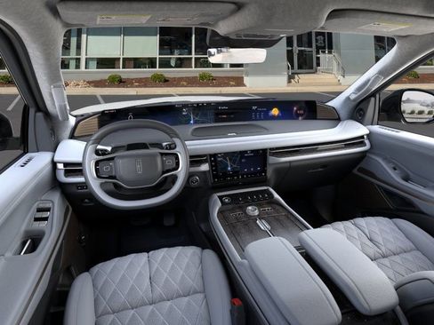 New 2026 Lincoln Navigator L Black Label AWD/4WD image 9