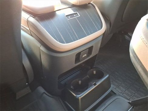 Used 2025 Lincoln Navigator Black Label image 12