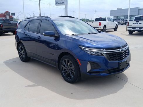 Used 2023 Chevrolet Equinox RS w/ RS Leather Package FWD image 9