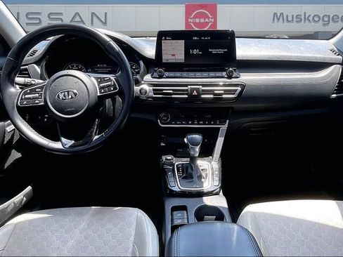 Used 2021 Kia Seltos SX w/ SX Sunroof Package AWD/4WD image 7