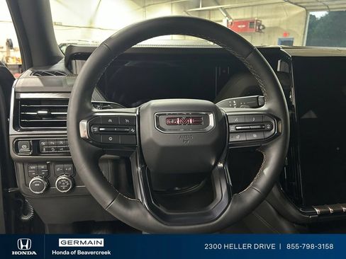Used 2025 GMC Yukon AT4 AWD/4WD image 16