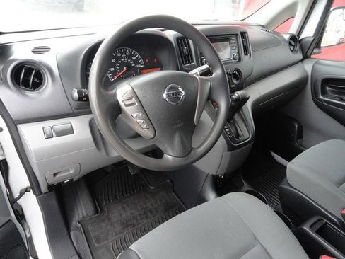 Used 2019 Nissan NV200 S image 7