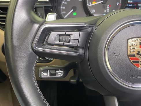 Certified 2023 Porsche Macan AWD/4WD image 39