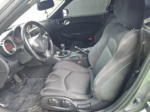 Used 2017 Nissan 370Z Coupe RWD image 21