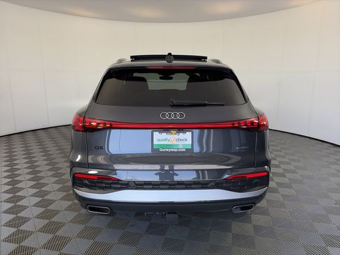Used 2025 Audi Q5 Premium Plus w/ Premium Plus AWD/4WD image 9