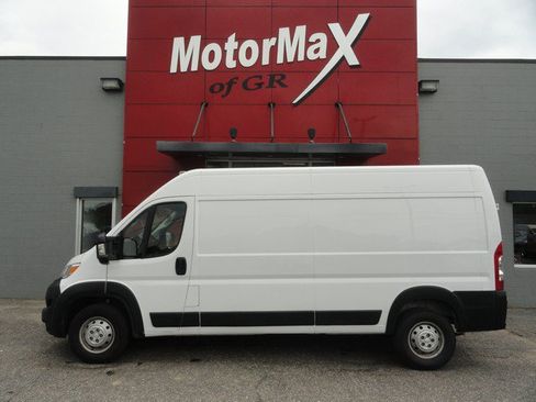 Used 2023 RAM ProMaster 2500 FWD image 3
