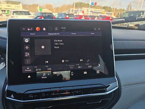 Certified 2024 Jeep Compass Limited image 27