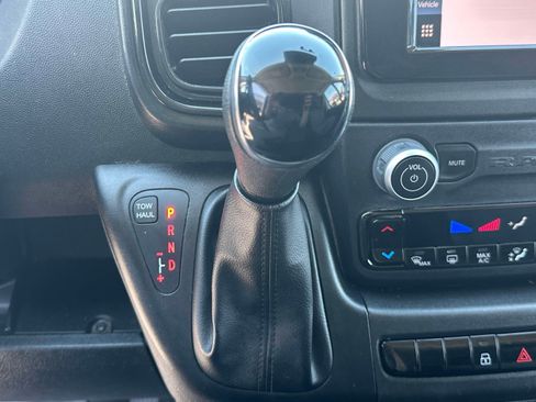 Used 2024 RAM ProMaster 2500 w/ Convenience Group FWD image 13