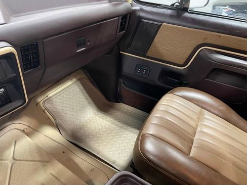 Used 1989 Ford Bronco Custom image 25