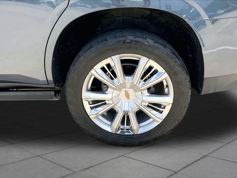 Used 2021 Chevrolet Tahoe High Country w/ Premium Package RWD image 10
