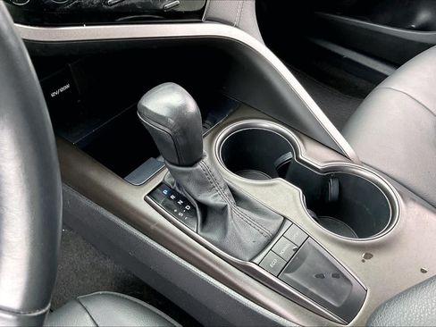 Used 2022 Toyota Camry SE FWD image 15