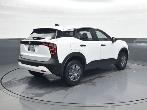 New 2026 Nissan Kicks S image 7