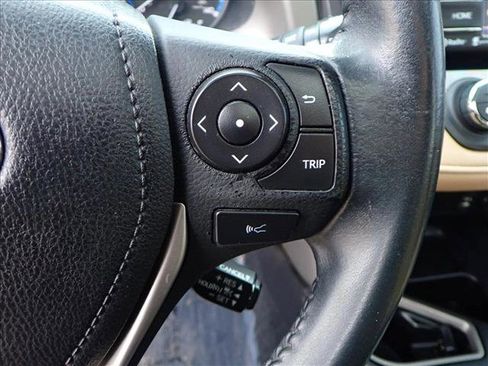 Used 2018 Toyota RAV4 XLE image 16