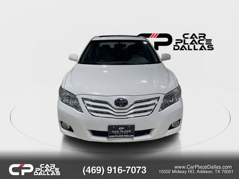 Used 2011 Toyota Camry XLE w/ SE/XLE Extra-Value Pkg FWD image 5