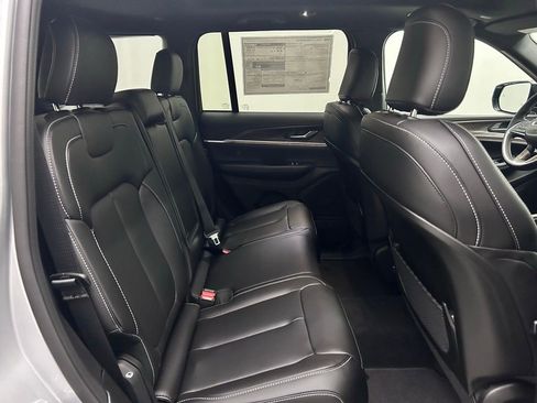 New 2025 Jeep Grand Cherokee Limited image 15