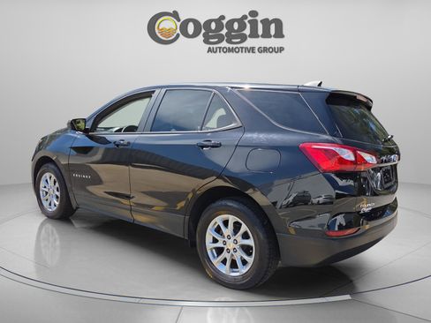 Used 2020 Chevrolet Equinox LS w/ LS Convenience Package image 3