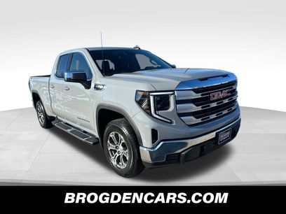 New 2025 GMC Sierra 1500 SLE w/ Preferred Package