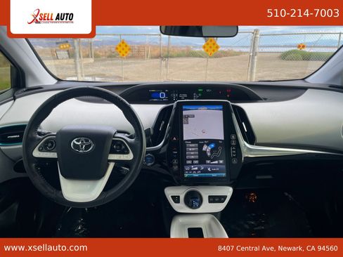 Used 2017 Toyota Prius Prime Premium FWD image 11