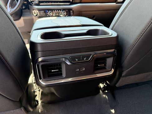 Used 2024 Chevrolet Silverado 2500 High Country w/ Technology Package AWD/4WD image 19