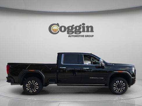 Used 2024 GMC Sierra 2500 Denali Ultimate w/ Max Trailering Package image 6