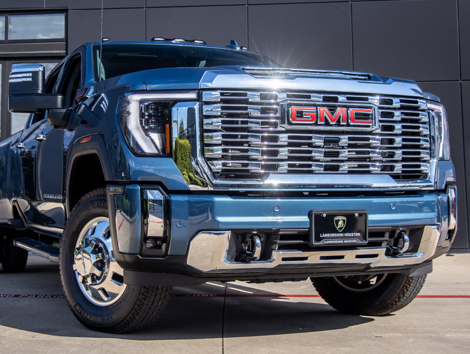 Used 2026 GMC Sierra 3500 Denali w/ Denali Reserve Package AWD/4WD image 5