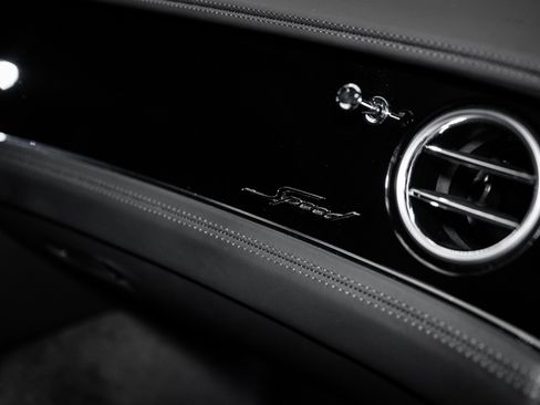 Used 2024 Bentley Flying Spur W12 image 53