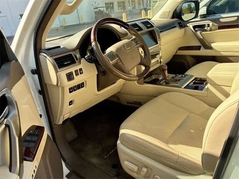 Used 2019 Lexus GX 460 Luxury image 3