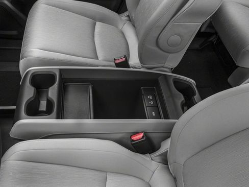 Used 2018 Honda Odyssey LX image 15