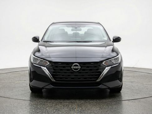 Used 2025 Nissan Sentra SV FWD image 2