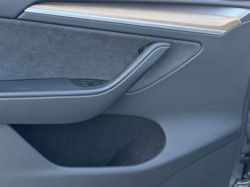 Used 2024 Tesla Model Y Long Range image 21