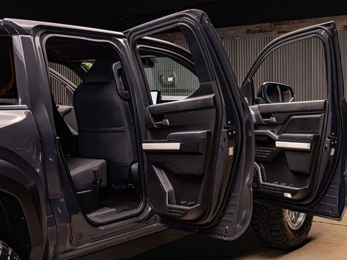 Used 2024 Toyota Tacoma TRD Off-Road image 29