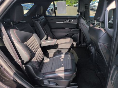 Certified 2025 Ford Explorer ST-Line AWD/4WD image 18