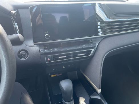 Used 2025 Toyota Camry LE image 20