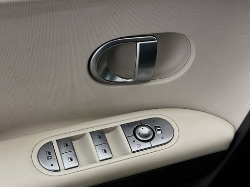 Used 2023 Hyundai Ioniq 5 SE image 15