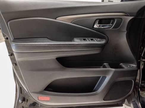 Used 2017 Honda Pilot EX-L image 8