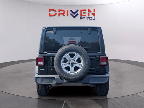 Used 2018 Jeep Wrangler Unlimited Sport S image 4