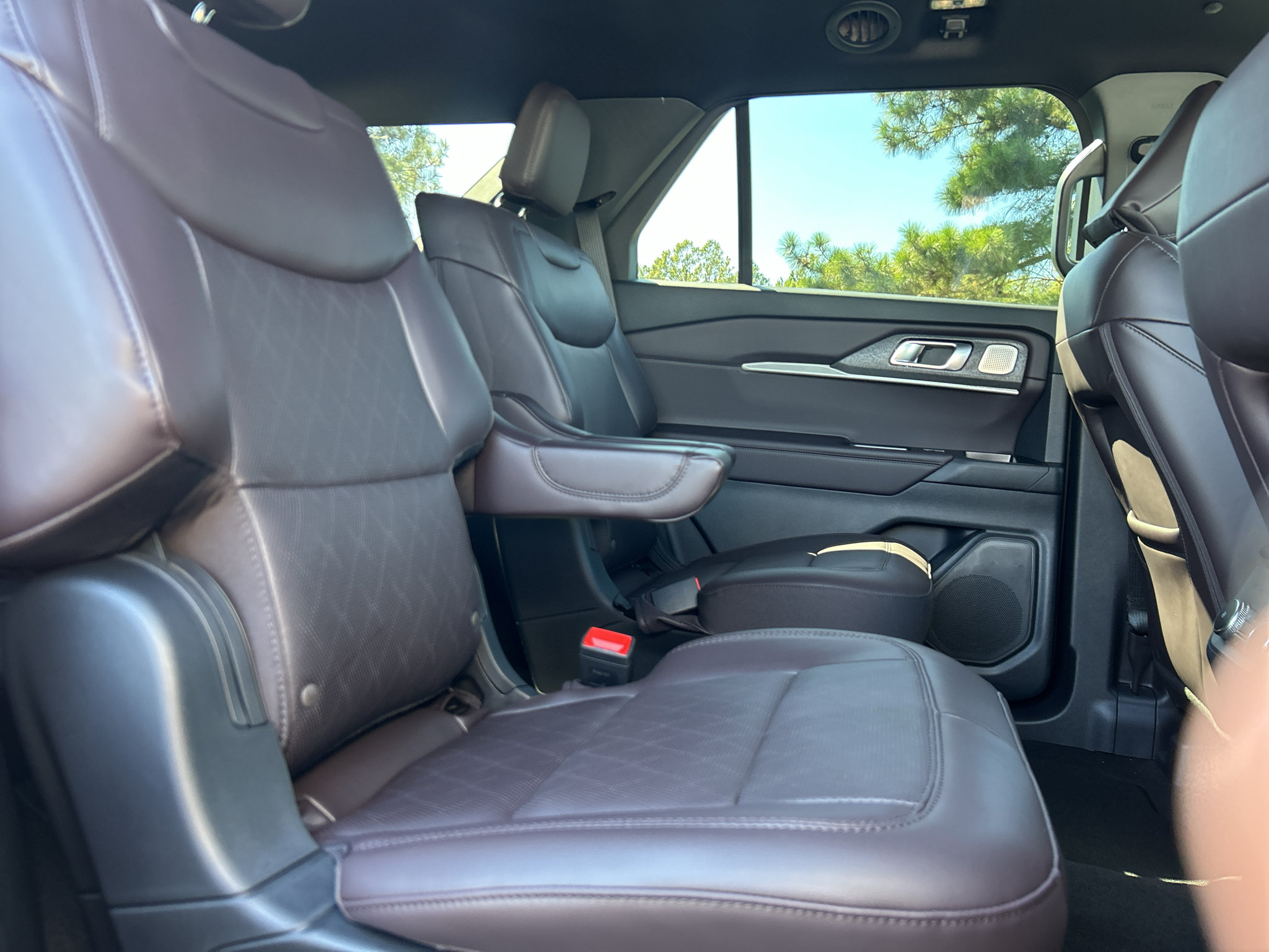 New 2027 Ford Explorer Platinum RWD image 11