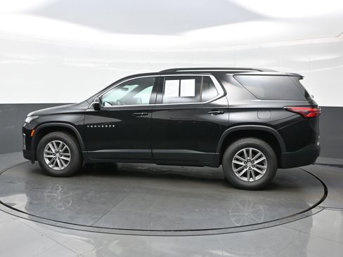 Used 2022 Chevrolet Traverse LT image 3