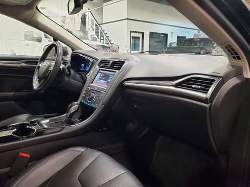 Used 2014 Ford Fusion Titanium image 12
