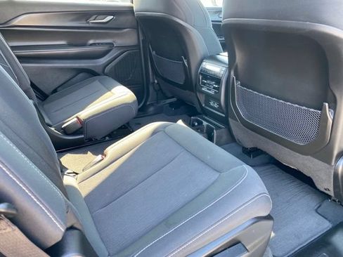 Used 2023 Jeep Grand Cherokee L Laredo RWD image 5
