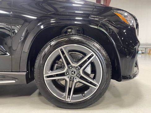 Used 2026 Mercedes-Benz GLS 450 4MATIC image 16